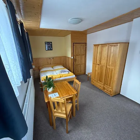 U Krtka - Primo U Sjezdovky Vendégház 3*